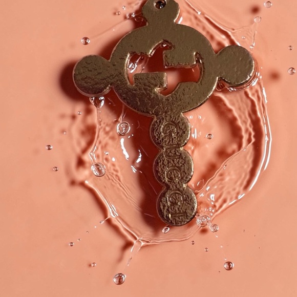 Gucci up cycled Crystal Logo Necklace - Picture 3 of 5